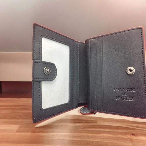 NEW Coach Limited Edition Peanuts Leather Snap Wallet Snoopy Ski Motif - Picture 4 of 7